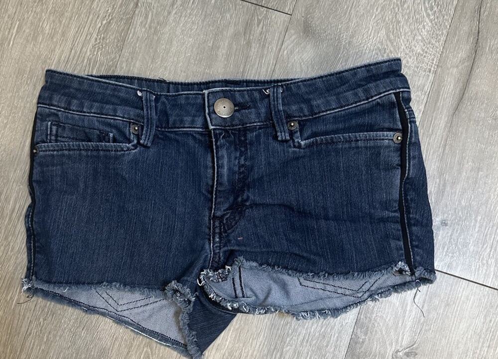 BCBGeneration Women’s Dark Wash Sz 25 Denim Shorts Cut Off